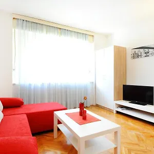 Central Lovely Flat Split