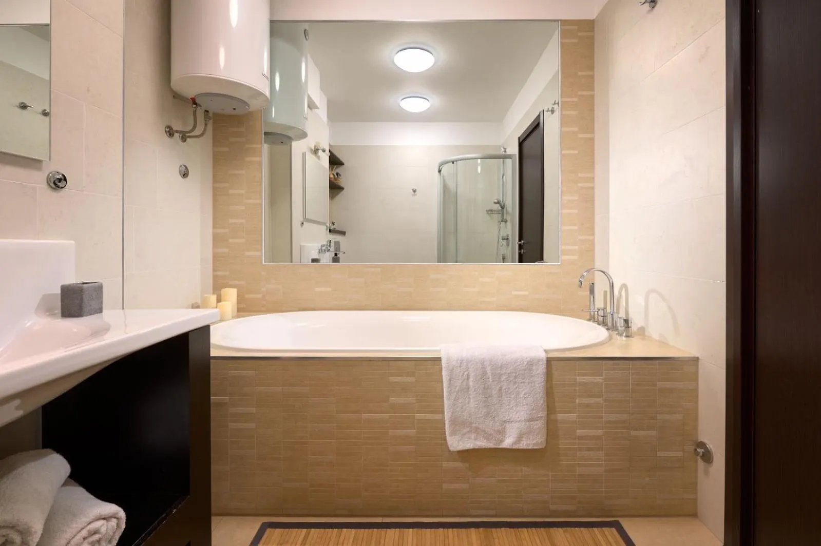 Sea View & Garage - Modern 3Br Split Apartment