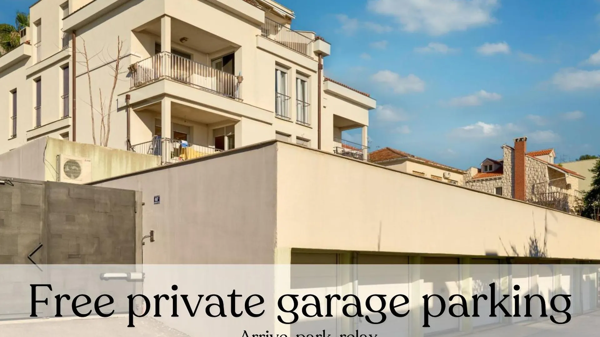 Sea View & Garage - Modern 3Br Split Apartment 0*,  Croatia